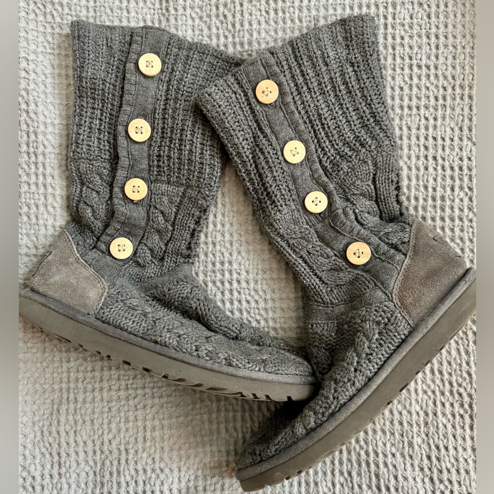Ugg Cardy Boots Sz. 7 GUC